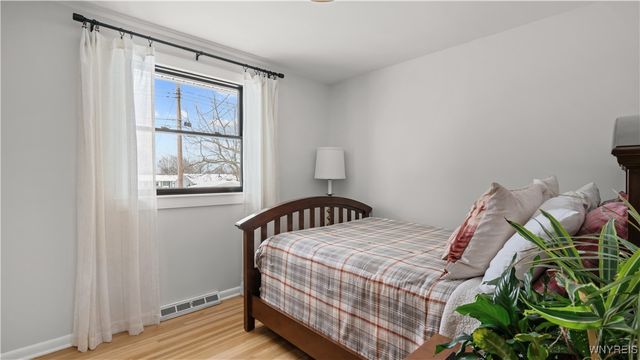 124 Dartwood Drive, Cheektowaga, NY 14227