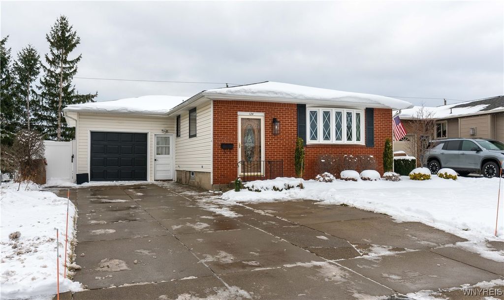 124 Dartwood Drive, Cheektowaga, NY 14227