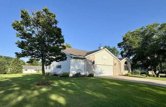 1107 Yahn Avenue, Boscobel, WI 53805