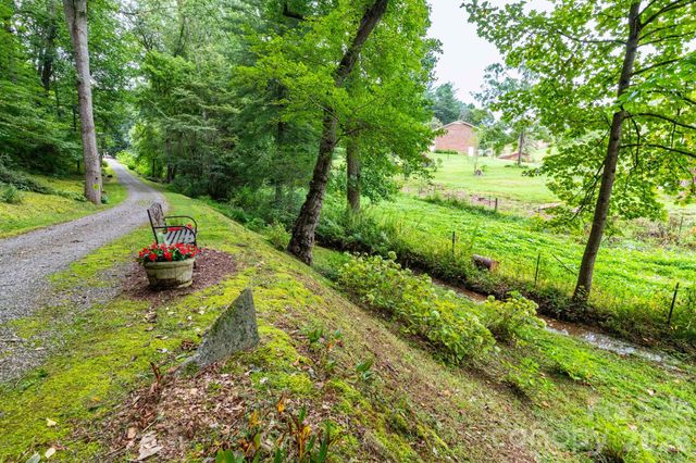 48 Melissa Lane, Leicester, NC 28748