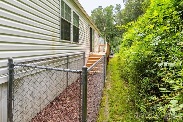 48 Melissa Lane, Leicester, NC 28748