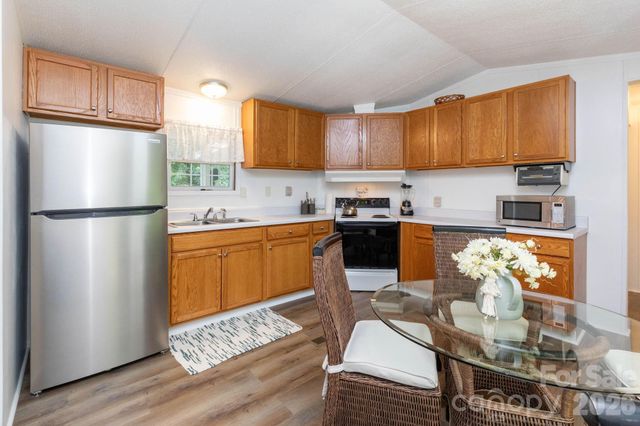 48 Melissa Lane, Leicester, NC 28748