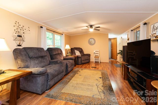 48 Melissa Lane, Leicester, NC 28748