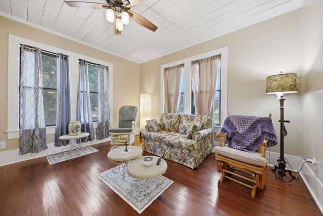1501 S Austin Street, Brenham, TX 77833