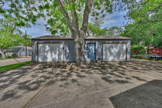 1501 S Austin Street, Brenham, TX 77833