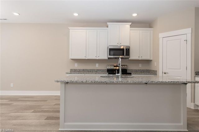 1737 OLD FIELDS Boulevard, Haw River, NC 27258