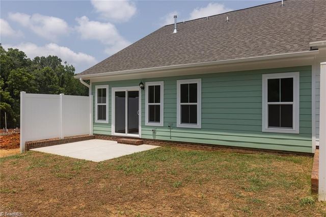 1737 OLD FIELDS Boulevard, Haw River, NC 27258
