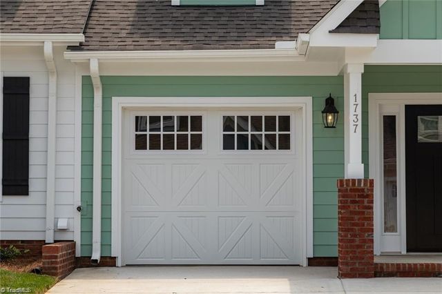 1737 OLD FIELDS Boulevard, Haw River, NC 27258