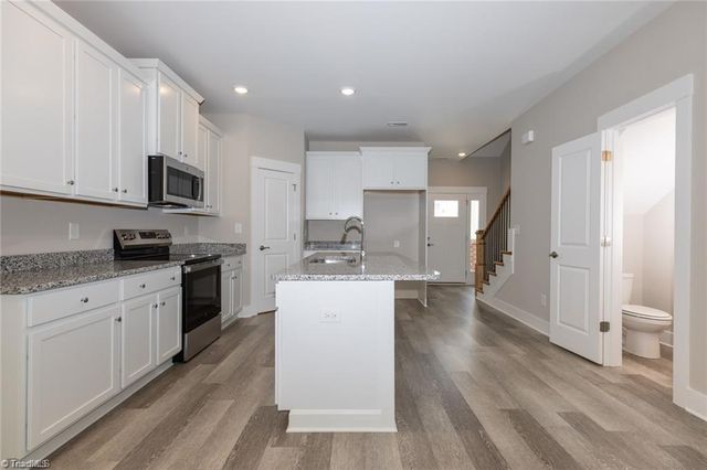 1737 OLD FIELDS Boulevard, Haw River, NC 27258