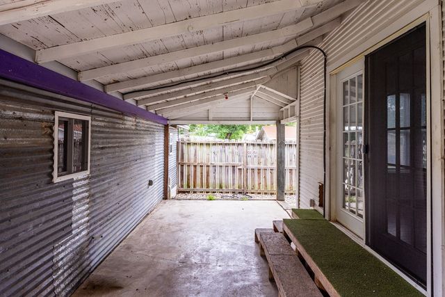 924 Bulwer Ave, Kerrville, TX 78028