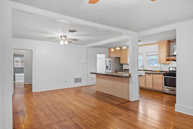 924 Bulwer Ave, Kerrville, TX 78028