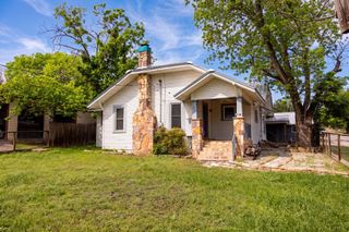 924 Bulwer Ave, Kerrville, TX 78028