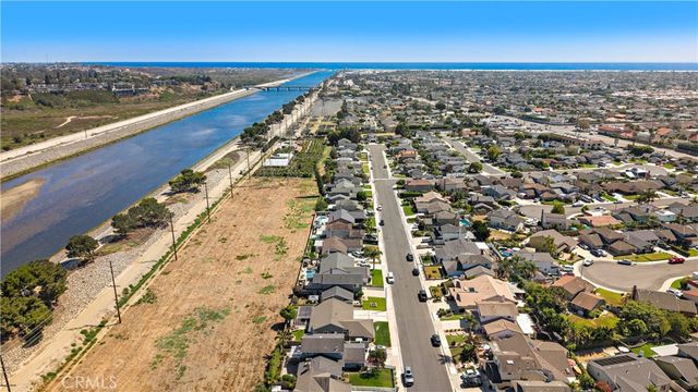 20712 Spindrift Lane, Huntington Beach, CA 92646