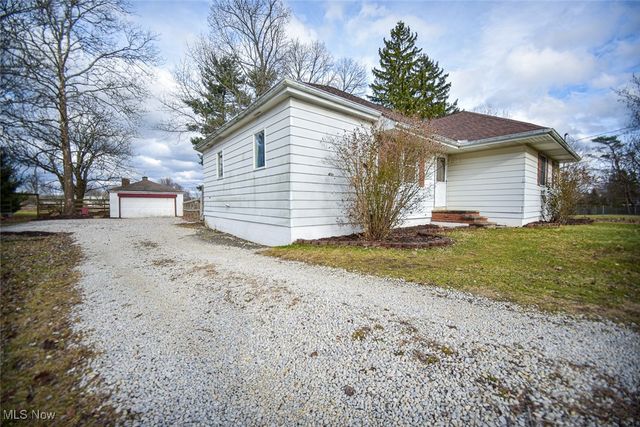 4095 E Smith Road, Medina, OH 44256
