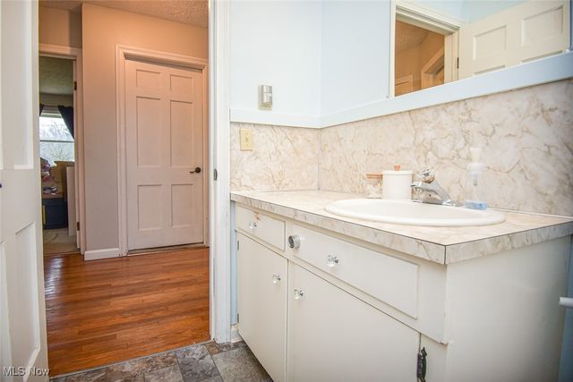 4095 E Smith Road, Medina, OH 44256