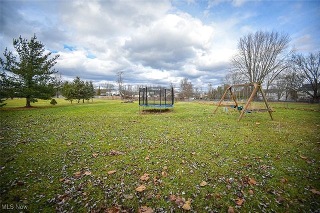 4095 E Smith Road, Medina, OH 44256