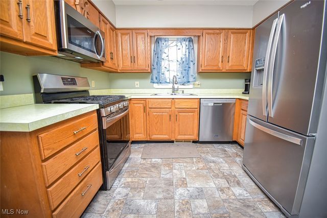 4095 E Smith Road, Medina, OH 44256