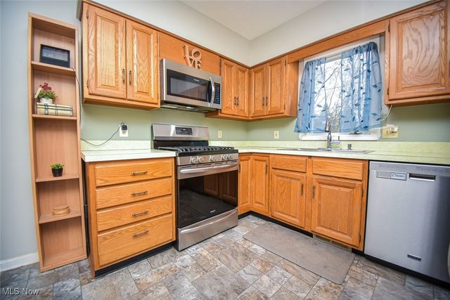 4095 E Smith Road, Medina, OH 44256