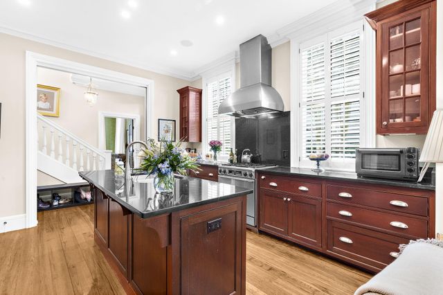 127 Ionsborough Street, Mount Pleasant, SC 29464