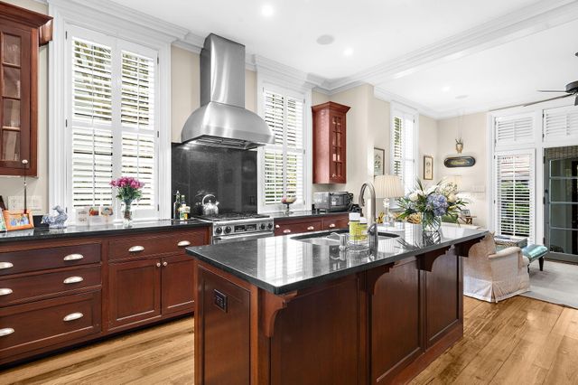 127 Ionsborough Street, Mount Pleasant, SC 29464