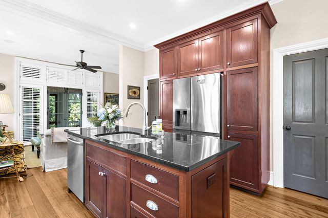 127 Ionsborough Street, Mount Pleasant, SC 29464