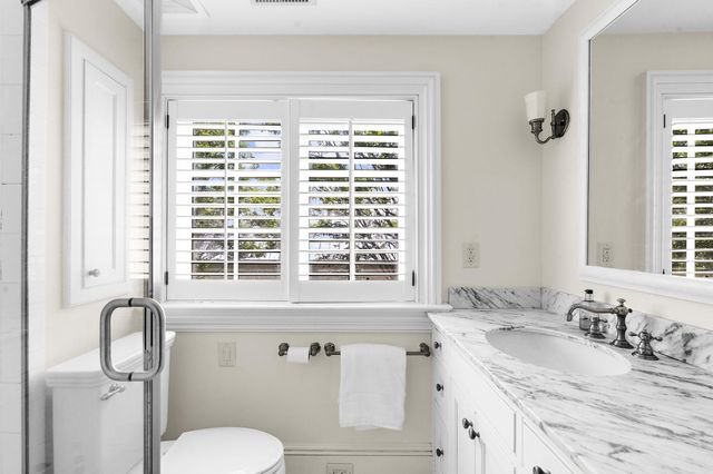 127 Ionsborough Street, Mount Pleasant, SC 29464