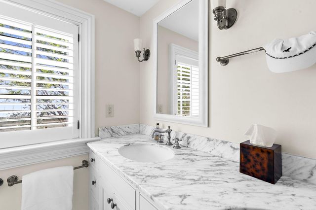 127 Ionsborough Street, Mount Pleasant, SC 29464