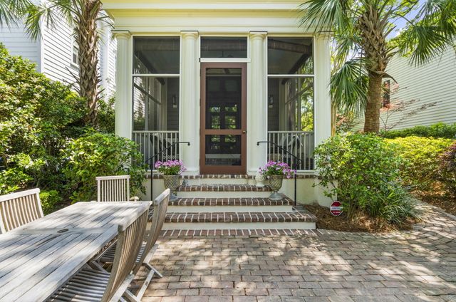 127 Ionsborough Street, Mount Pleasant, SC 29464