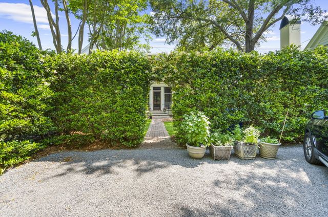 127 Ionsborough Street, Mount Pleasant, SC 29464