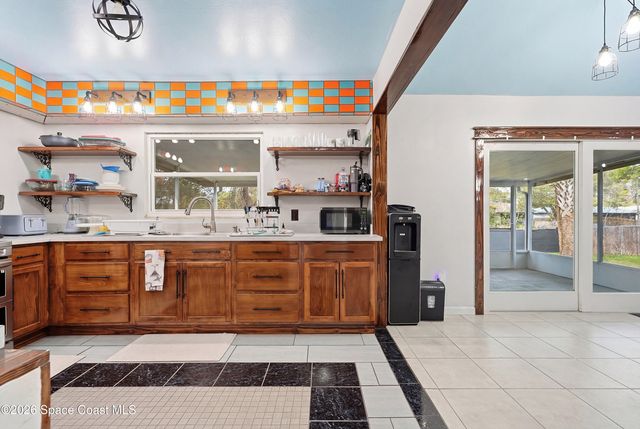 830 Garvey Road SW, Palm Bay, FL 32908