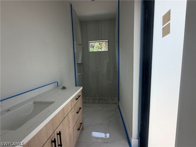 208 45Th AVE NE, Naples, FL 34120