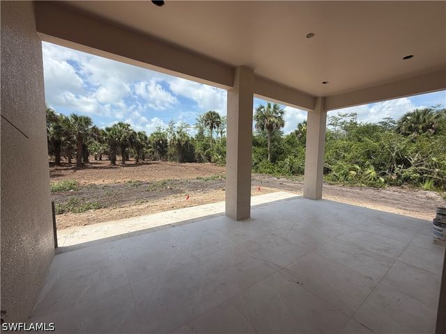 208 45Th AVE NE, Naples, FL 34120