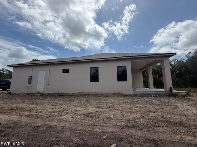 208 45Th AVE NE, Naples, FL 34120