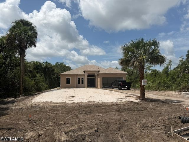 208 45Th AVE NE, Naples, FL 34120