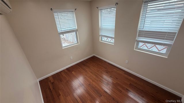 14435 224th Street First Floor, Rosedale, NY 11413