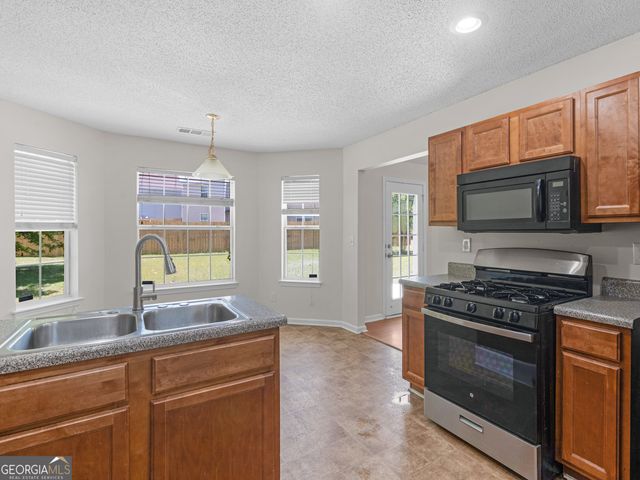 992 Brisley Circle, Hampton, GA 30228