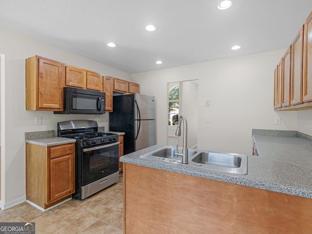 992 Brisley Circle, Hampton, GA 30228