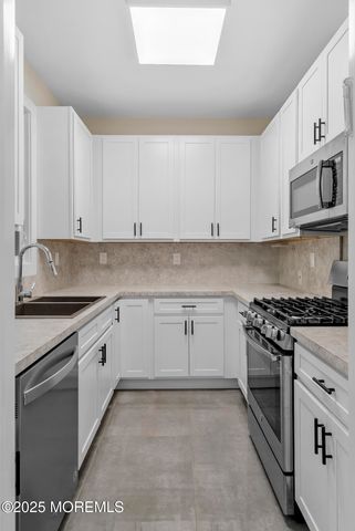 1833 New Hampshire Avenue, Toms River, NJ 08755