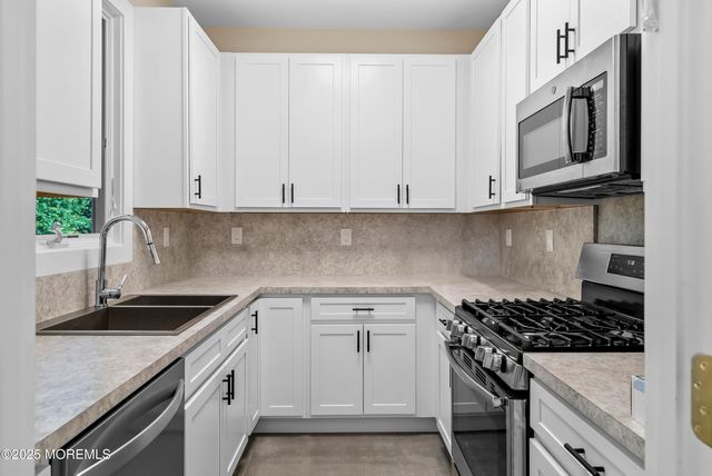 1833 New Hampshire Avenue, Toms River, NJ 08755