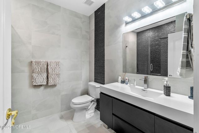 1833 New Hampshire Avenue, Toms River, NJ 08755