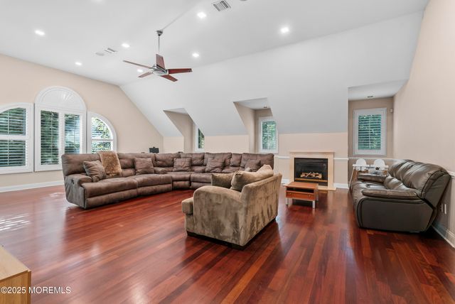 1833 New Hampshire Avenue, Toms River, NJ 08755