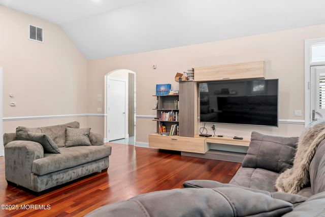 1833 New Hampshire Avenue, Toms River, NJ 08755