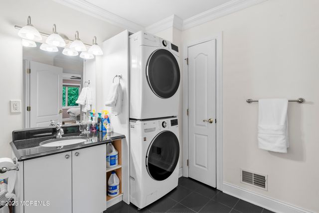 1833 New Hampshire Avenue, Toms River, NJ 08755