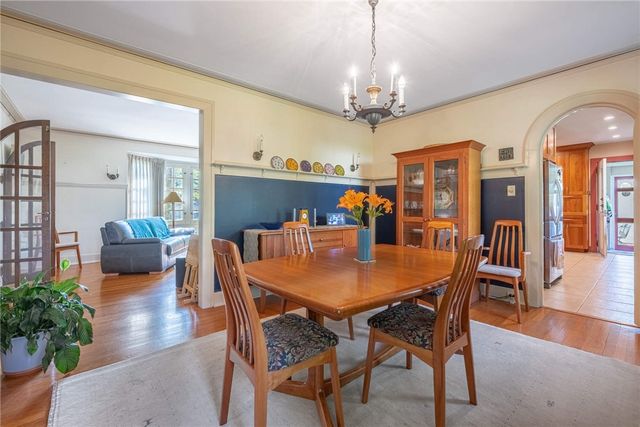 158 E Dixon Avenue, Oakwood, OH 45419