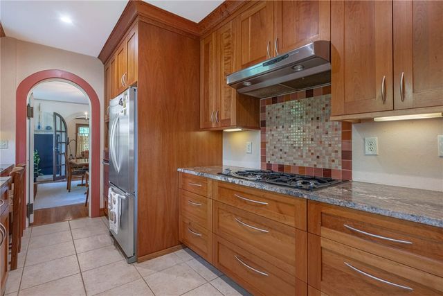 158 E Dixon Avenue, Oakwood, OH 45419
