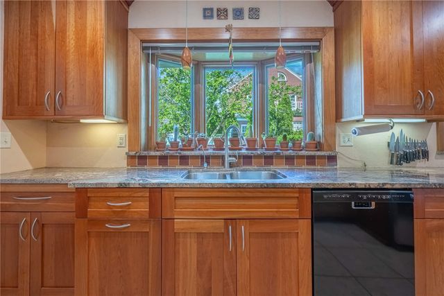158 E Dixon Avenue, Oakwood, OH 45419