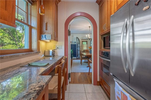158 E Dixon Avenue, Oakwood, OH 45419