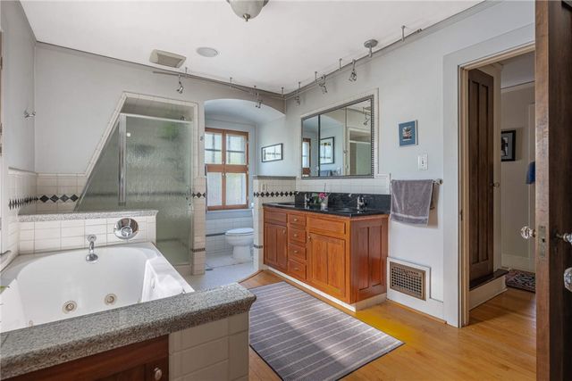 158 E Dixon Avenue, Oakwood, OH 45419