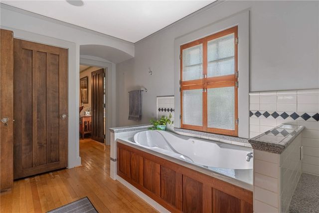 158 E Dixon Avenue, Oakwood, OH 45419
