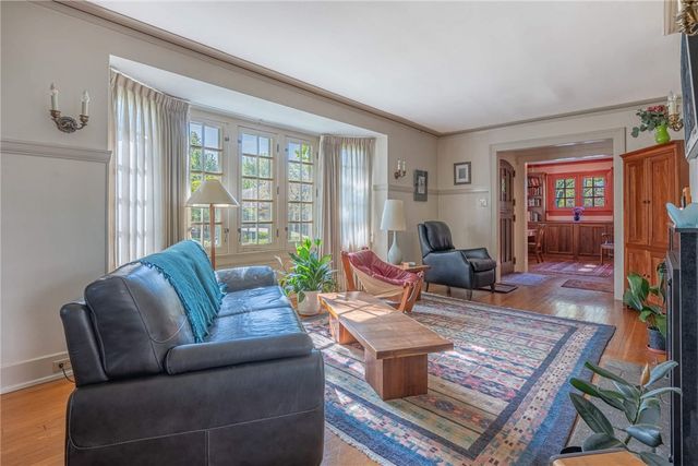 158 E Dixon Avenue, Oakwood, OH 45419